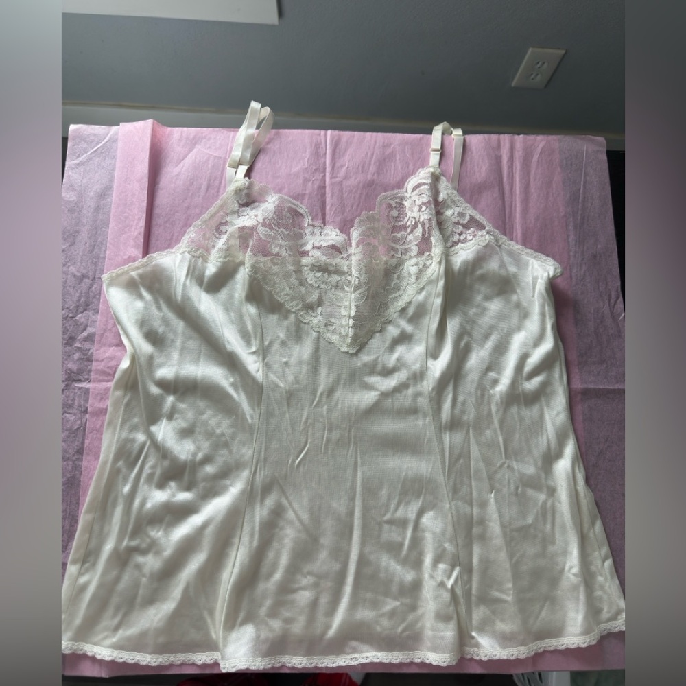 Vtg Vassarette Ivory Lace Camisoles Top Made USA Size XL